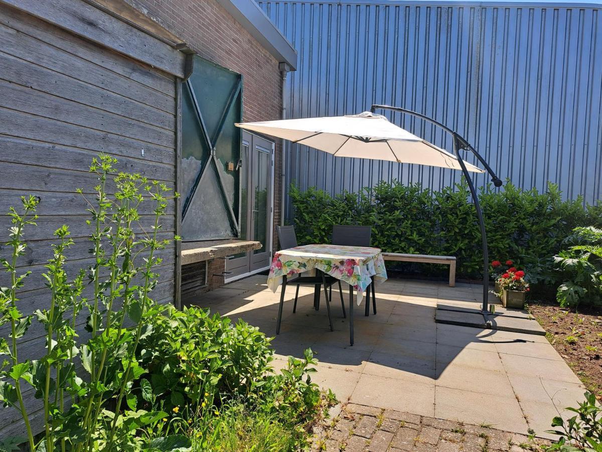 Luxe Ruime Studio Op Unieke, Rustige Locatie Dokkum Exterior photo
